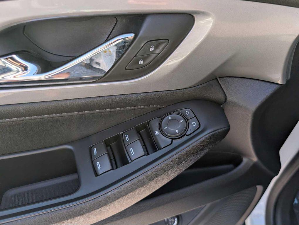 used 2022 Chevrolet Traverse car, priced at $27,534