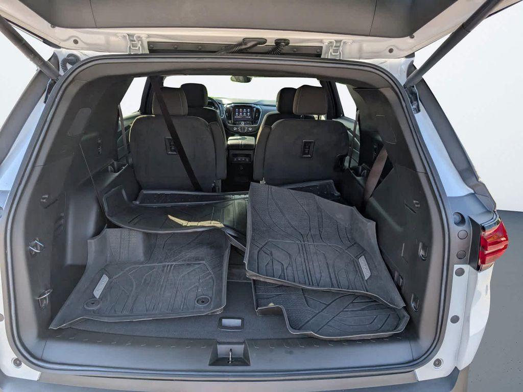 used 2022 Chevrolet Traverse car, priced at $27,534