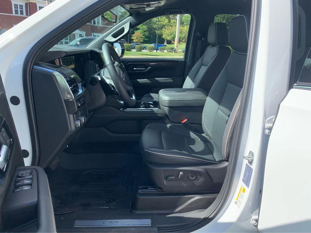 used 2025 GMC Yukon car, priced at $70,997