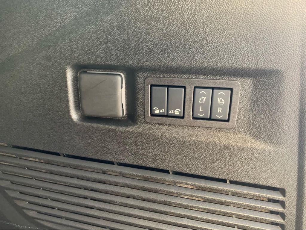 used 2025 GMC Yukon car, priced at $70,997