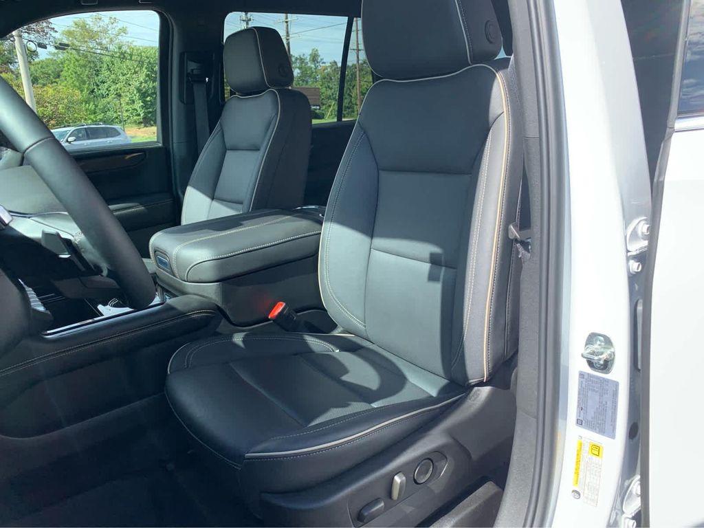 used 2025 GMC Yukon car, priced at $70,997