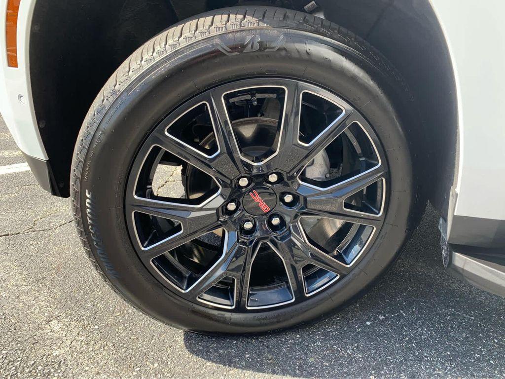 used 2025 GMC Yukon car, priced at $70,997