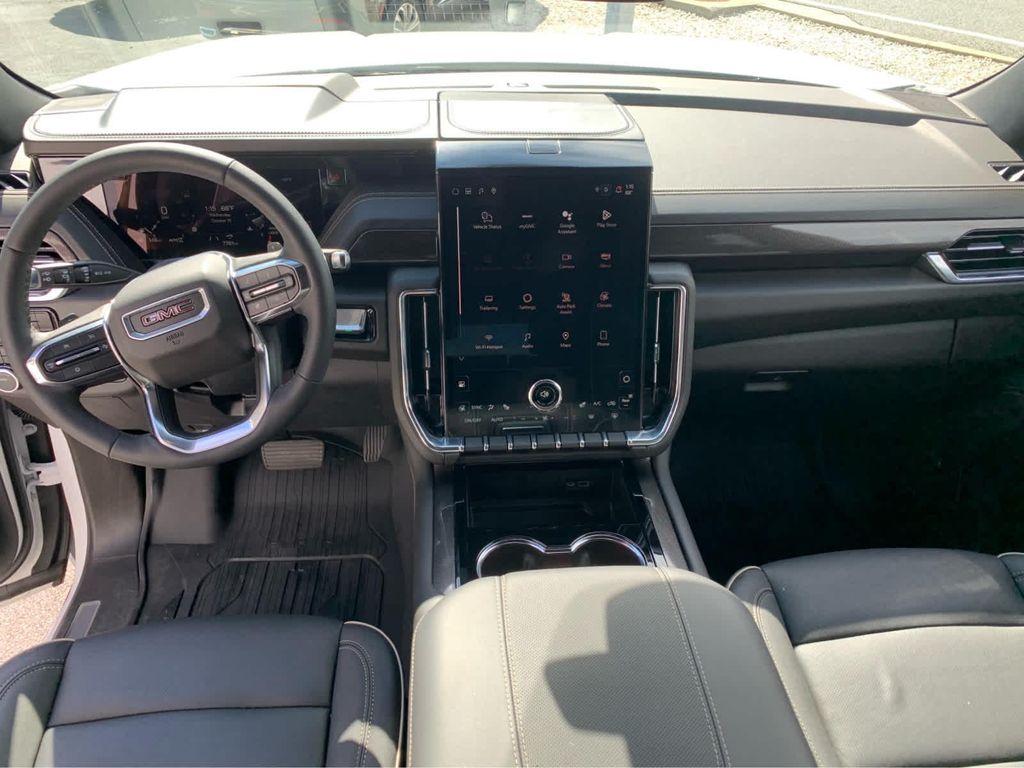used 2025 GMC Yukon car, priced at $70,997