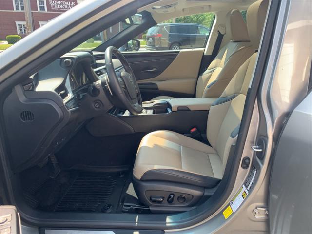 used 2021 Lexus ES 300h car, priced at $27,747