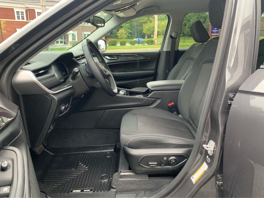 used 2022 Jeep Grand Cherokee car, priced at $28,534