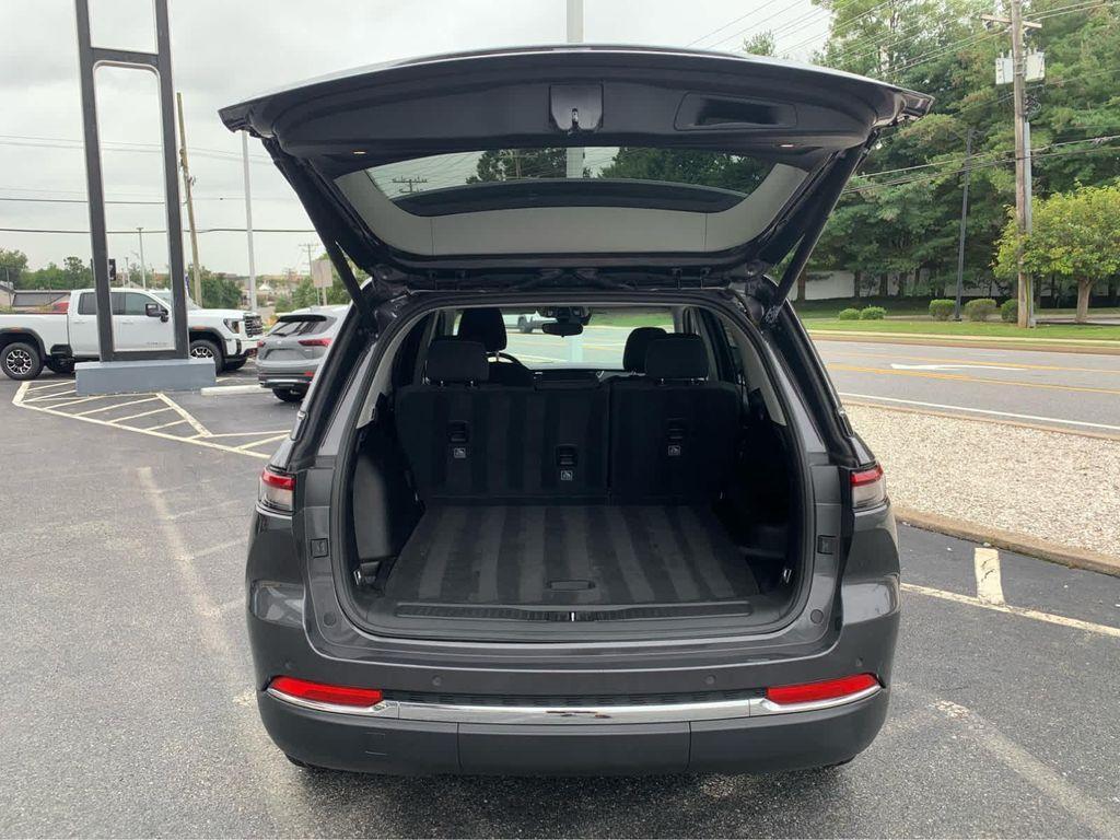used 2022 Jeep Grand Cherokee car, priced at $28,534