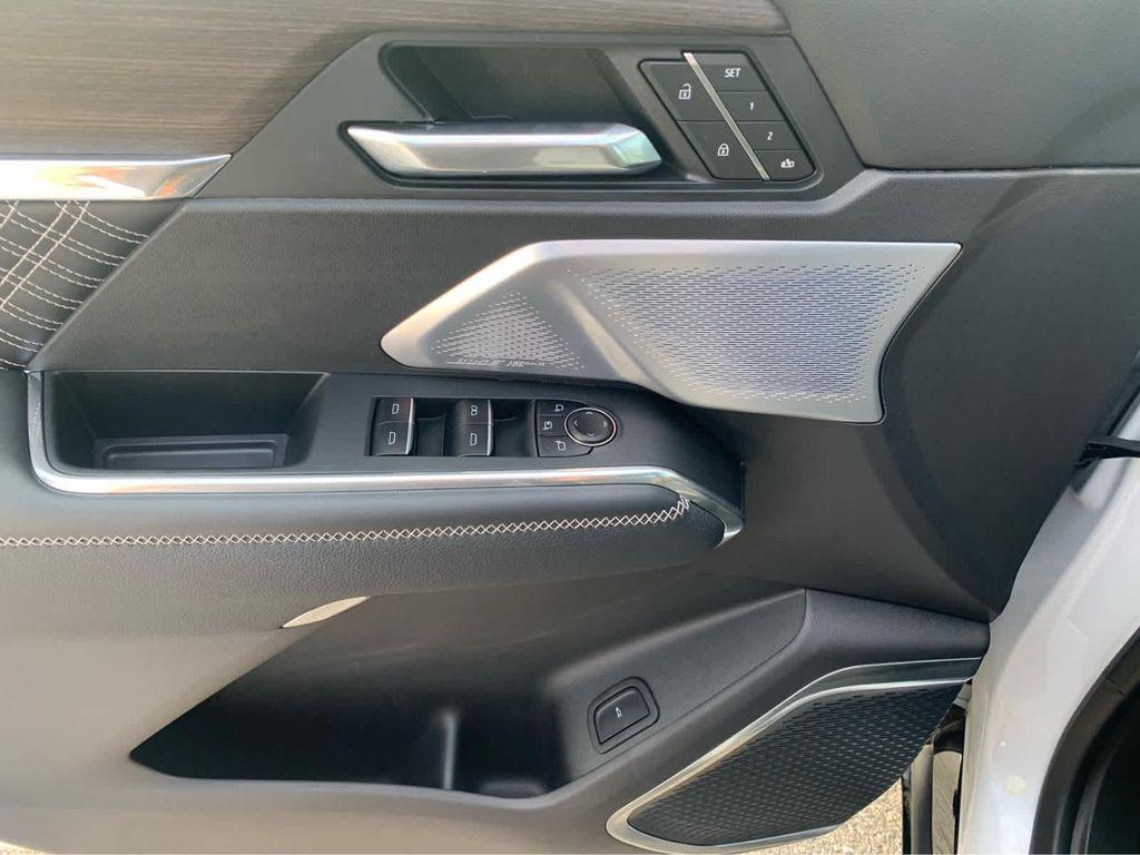 used 2025 GMC Acadia car, priced at $58,392