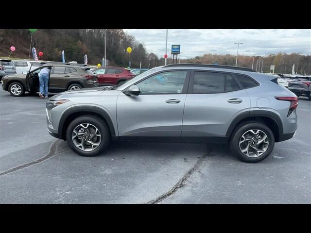 new 2025 Chevrolet Trax car, priced at $23,904