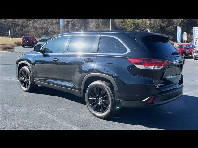 used 2019 Toyota Highlander car, priced at $29,895