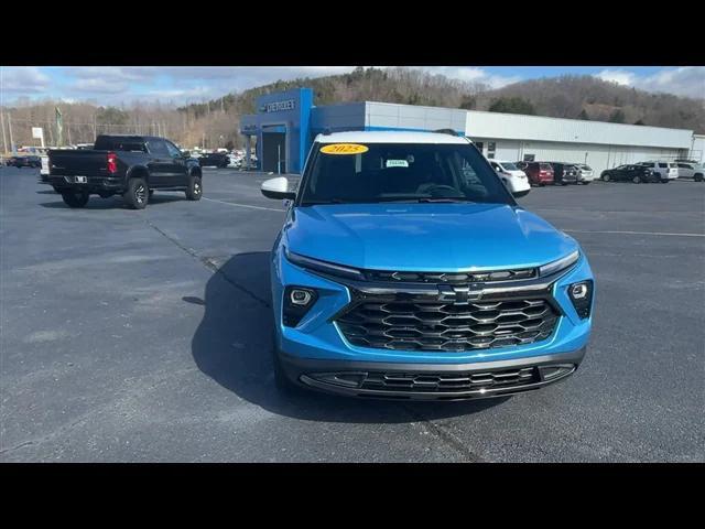 new 2025 Chevrolet TrailBlazer car, priced at $33,059