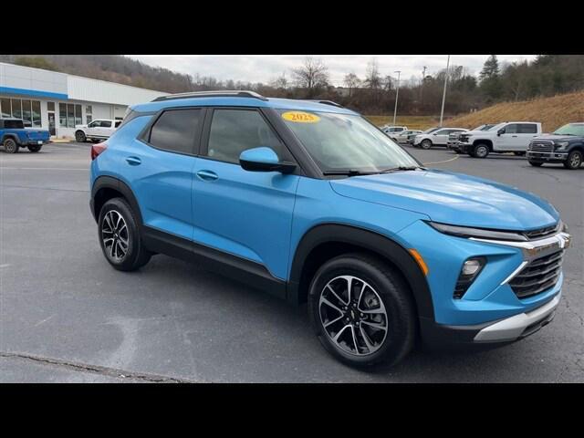 new 2025 Chevrolet TrailBlazer car, priced at $28,390