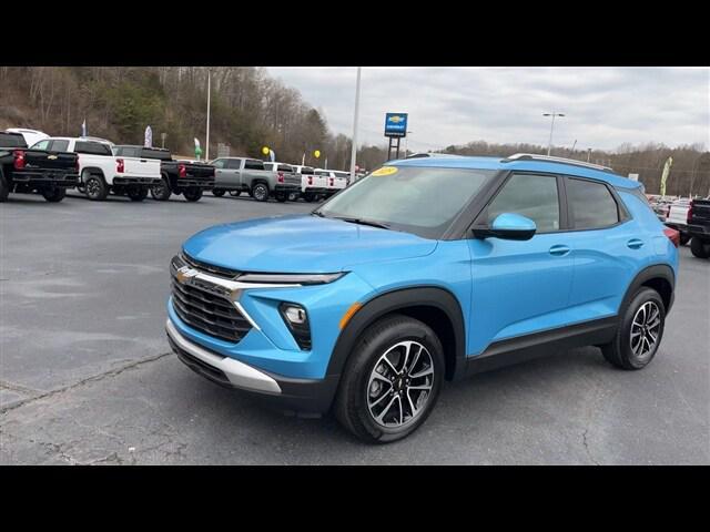 new 2025 Chevrolet TrailBlazer car, priced at $28,390