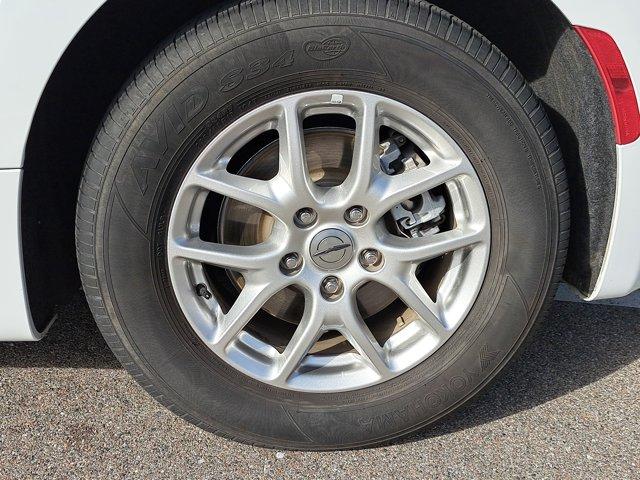 used 2024 Chrysler Pacifica car, priced at $27,878