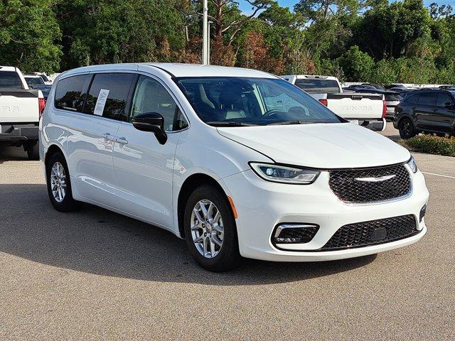 used 2024 Chrysler Pacifica car, priced at $27,878