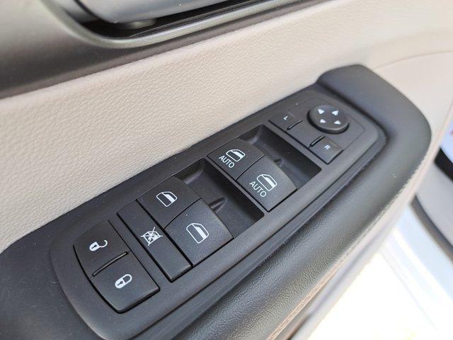 used 2024 Chrysler Pacifica car, priced at $27,878