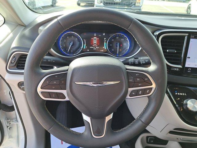 used 2024 Chrysler Pacifica car, priced at $27,878