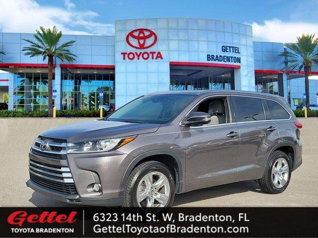 used 2018 Toyota Highlander car, priced at $26,210