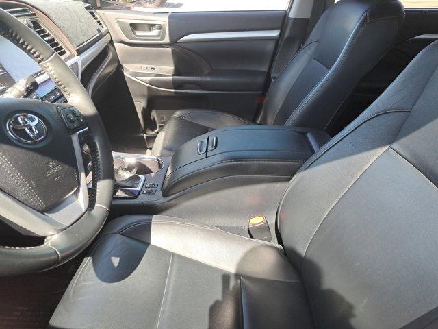 used 2019 Toyota Highlander car, priced at $18,628