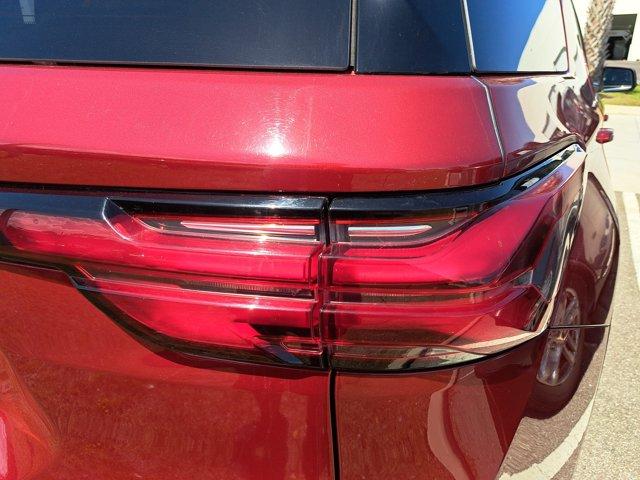 used 2023 Chevrolet Traverse car, priced at $29,643
