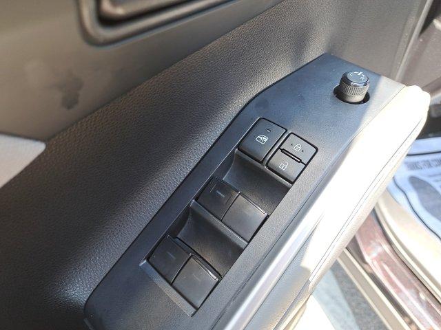 used 2022 Toyota Highlander car, priced at $33,491