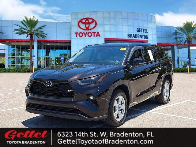 used 2022 Toyota Highlander car, priced at $32,991