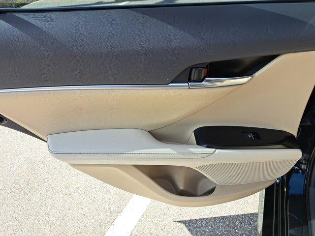 used 2019 Toyota Camry Hybrid car, priced at $21,300