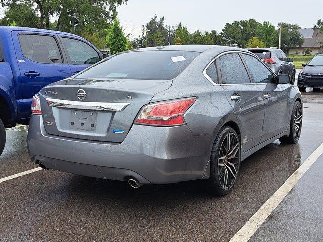 used 2014 Nissan Altima car