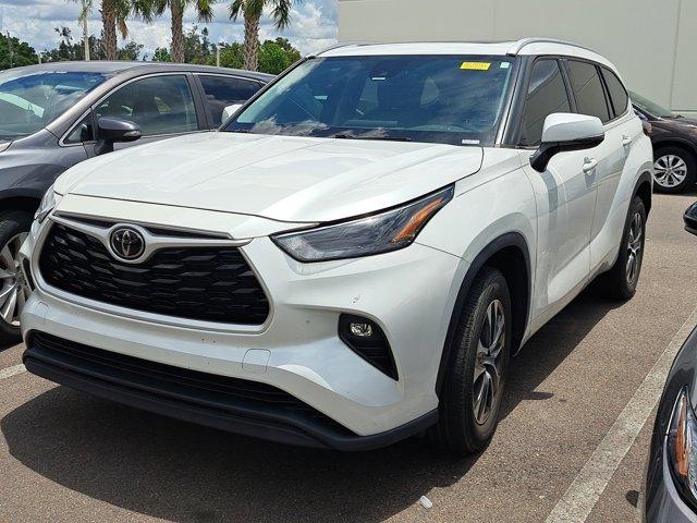 used 2022 Toyota Highlander car, priced at $34,991