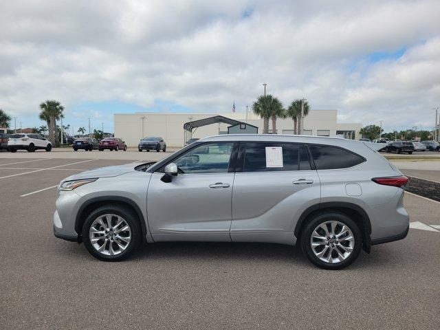used 2022 Toyota Highlander car, priced at $32,953