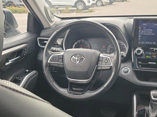 used 2022 Toyota Highlander car, priced at $32,953