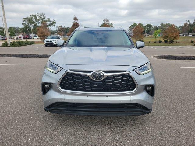 used 2022 Toyota Highlander car, priced at $32,953