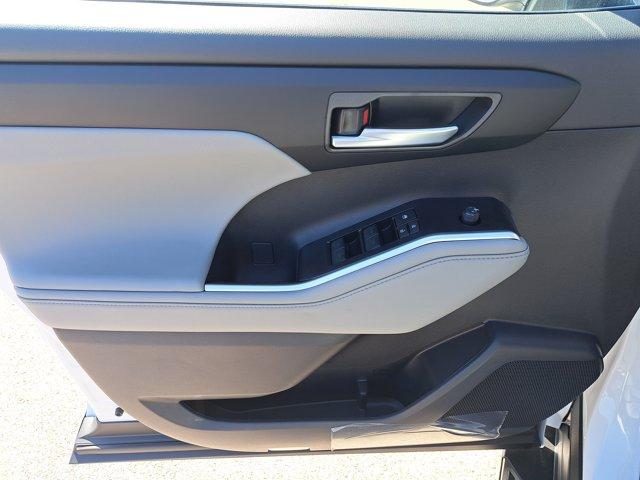 new 2026 Toyota Highlander car, priced at $53,538