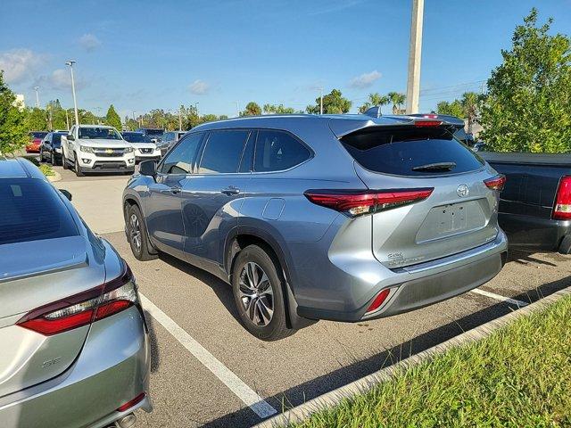 used 2020 Toyota Highlander car, priced at $30,993