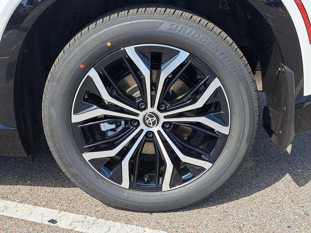 new 2025 Toyota Crown Signia car, priced at $44,799