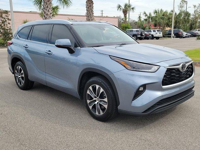 used 2021 Toyota Highlander car, priced at $31,562