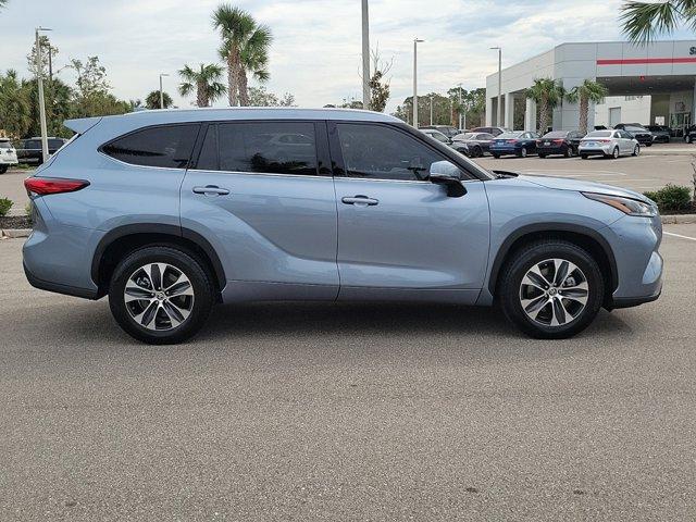 used 2021 Toyota Highlander car, priced at $31,562