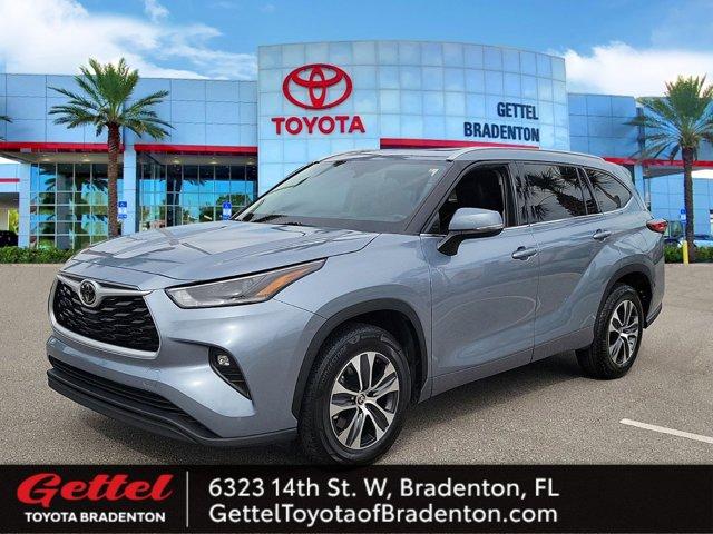 used 2021 Toyota Highlander car, priced at $31,562