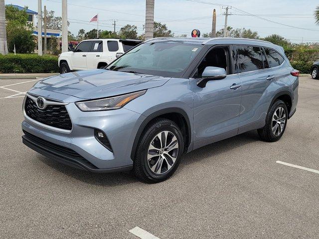 used 2021 Toyota Highlander car, priced at $31,562