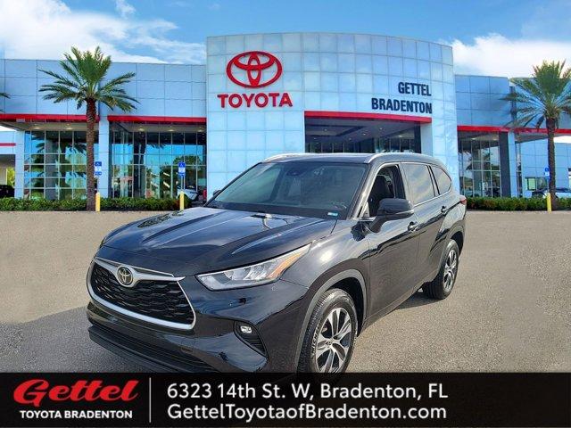 used 2020 Toyota Highlander car, priced at $28,991