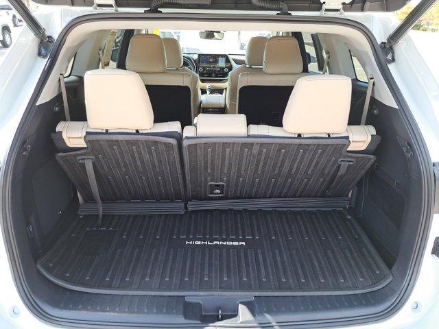 used 2022 Toyota Highlander Hybrid car, priced at $32,811