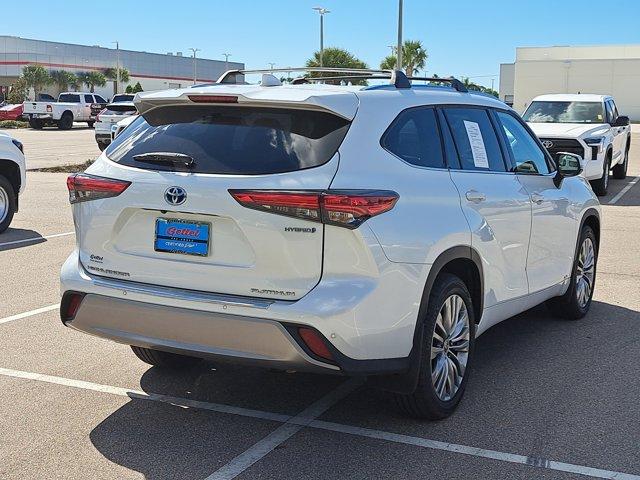 used 2022 Toyota Highlander Hybrid car, priced at $32,811