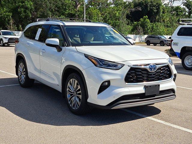 used 2022 Toyota Highlander Hybrid car, priced at $32,811