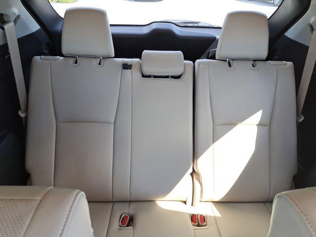 used 2022 Toyota Highlander Hybrid car, priced at $32,811