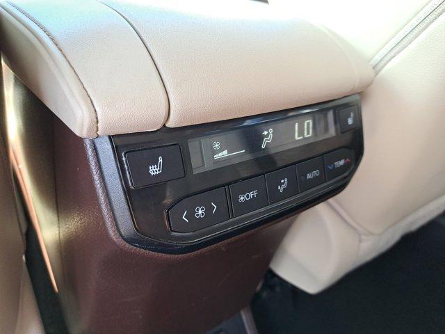 used 2022 Toyota Highlander Hybrid car, priced at $32,811