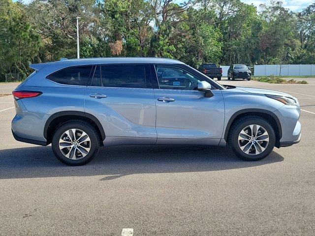 used 2021 Toyota Highlander car, priced at $30,375