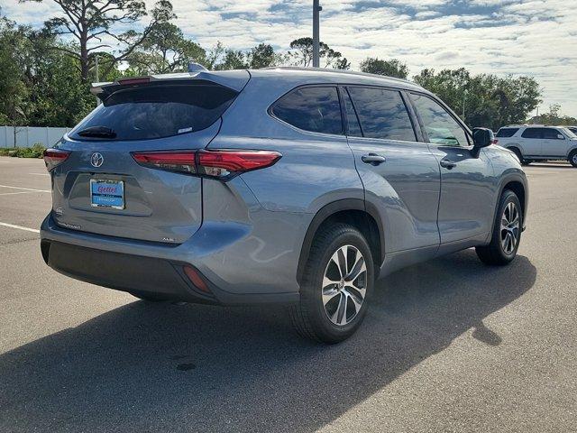 used 2021 Toyota Highlander car, priced at $30,375