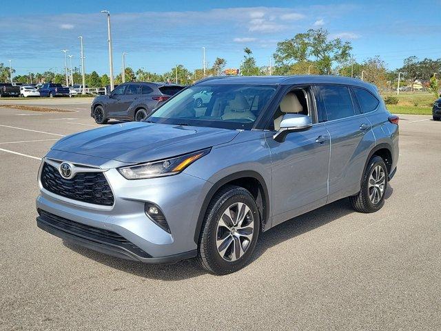 used 2021 Toyota Highlander car, priced at $30,375