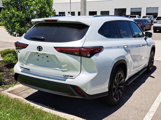 used 2022 Toyota Highlander car, priced at $42,578