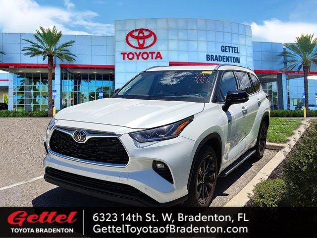 used 2022 Toyota Highlander car, priced at $42,578