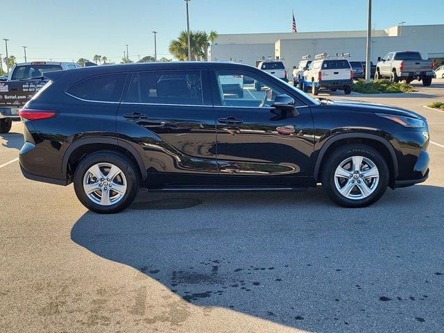 used 2022 Toyota Highlander car, priced at $31,993